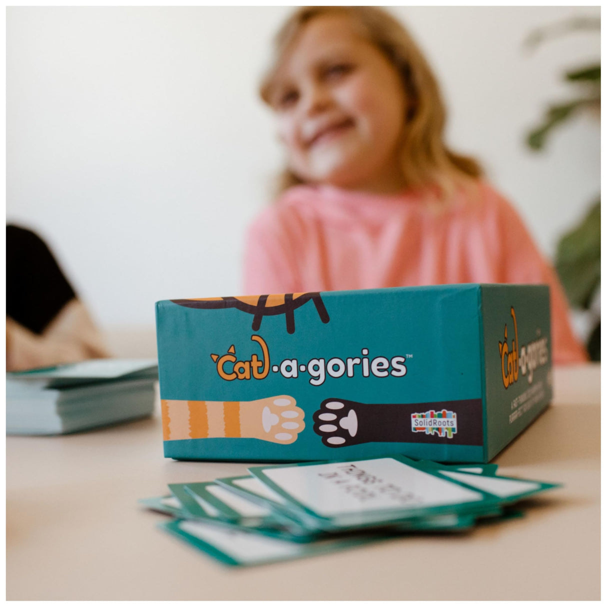 SolidRoots Cat-a-gories, Vocabulary Learning Dice Game Spin Master Games