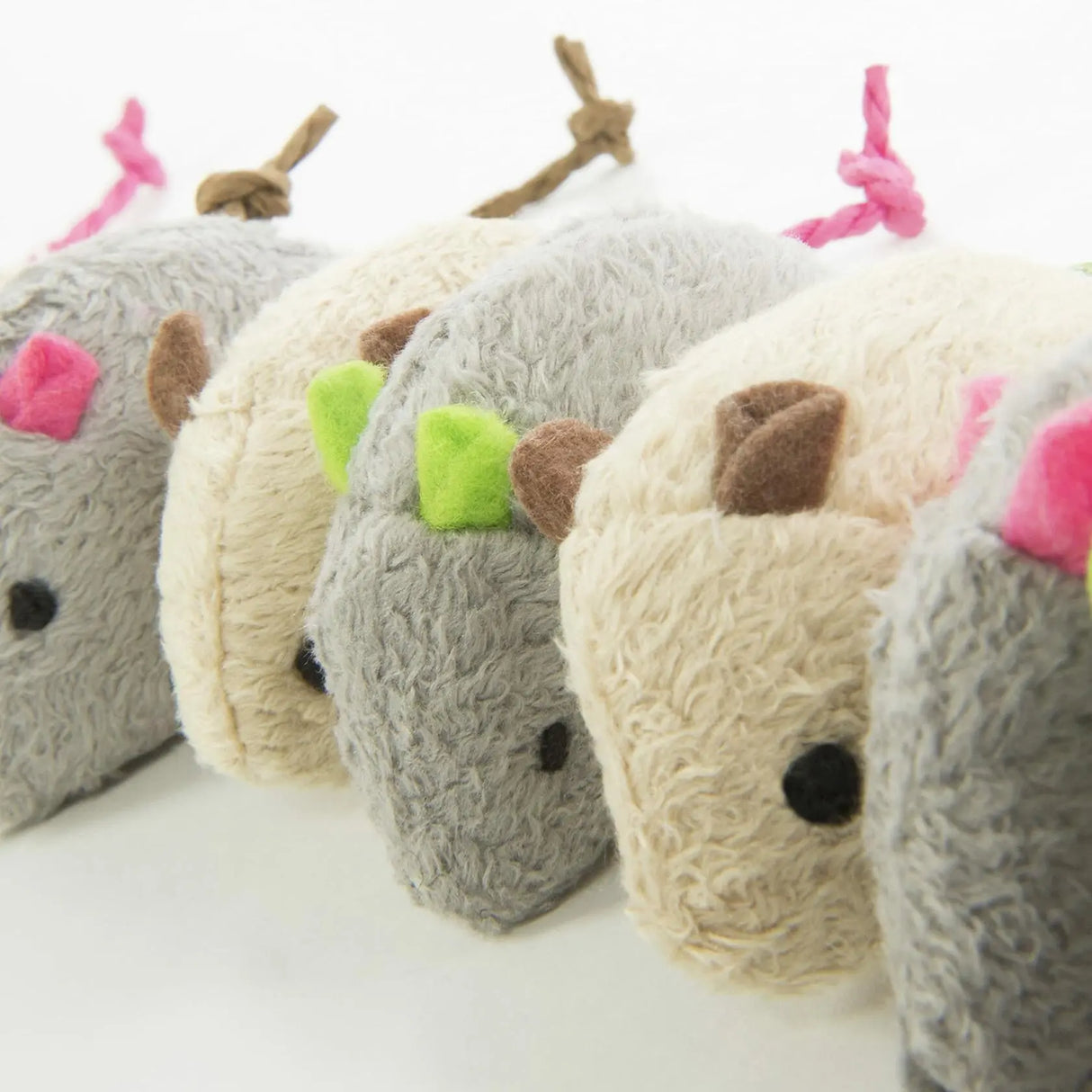 SmartyKat Skitter Critters Catnip Cat Toys - Gray/Cream, 3 Count.